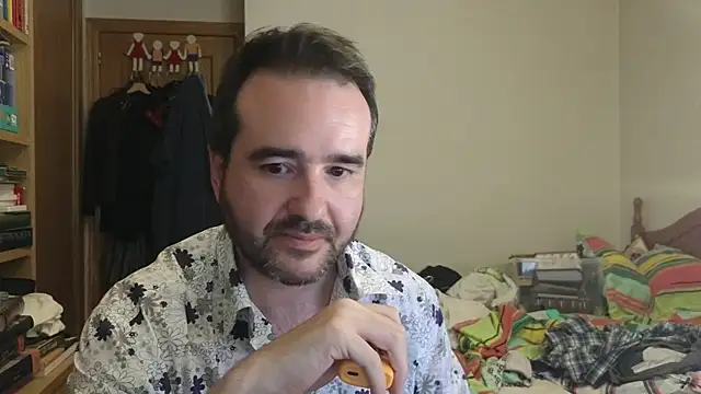 curiosillo83 online show from 05-28-26, 02:47