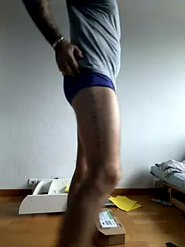 Snapshot of jouet75 chatting on 12-21-25, 03:30 jouet75 online show from 12-21-25, 03:30