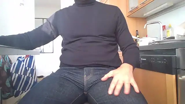 Snapshot of jouet75 chatting on 01-06-26, 12:42 jouet75 online show from 01-06-26, 12:42