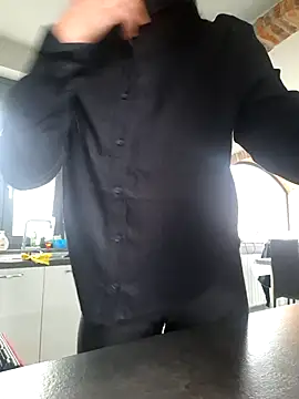 Snapshot of luxxe25 chatting on 01-15-26, 09:14 luxxe25 online show from 01-15-26, 09:14