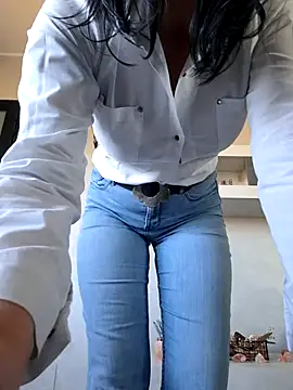 Snapshot of luxxe25 chatting on 03-30-26, 08:59 luxxe25 online show from 03-30-26, 08:59