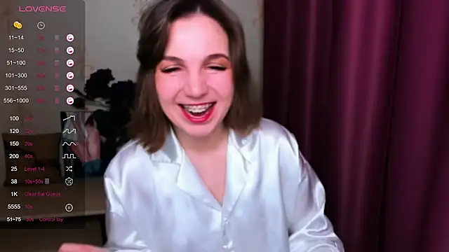 Snapshot of KindHazelHere_ chatting on 03-05-25, 04:13 KindHazelHere online show from 03-05-25, 04:13