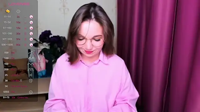 Snapshot of KindHazelHere_ chatting on 03-09-25, 04:00 KindHazelHere online show from 03-09-25, 04:00