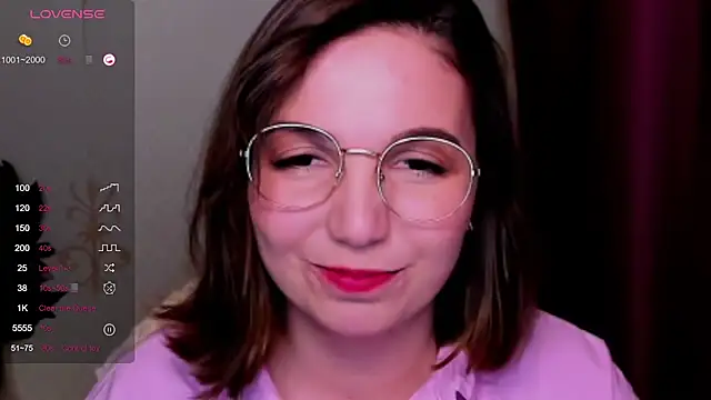 Snapshot of KindHazelHere_ chatting on 03-21-25, 02:18 KindHazelHere online show from 03-21-25, 02:18