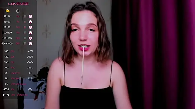 Snapshot of KindHazelHere_ chatting on 03-23-25, 02:26 KindHazelHere online show from 03-23-25, 02:26