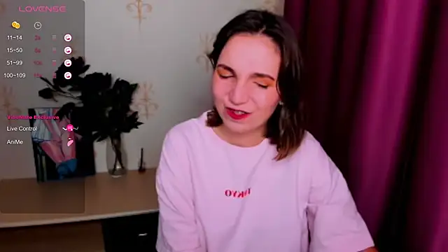 Snapshot of KindHazelHere_ chatting on 09-13-25, 06:13 KindHazelHere online show from 09-13-25, 06:13