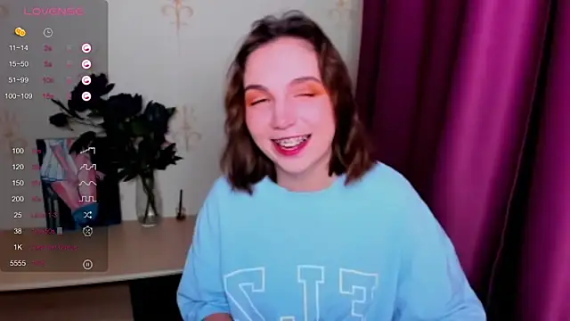 Snapshot of KindHazelHere_ chatting on 09-13-25, 08:41 KindHazelHere online show from 09-13-25, 08:41