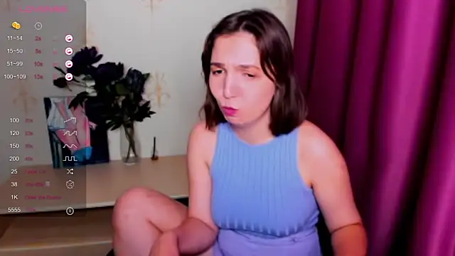 Snapshot of KindHazelHere_ chatting on 09-15-25, 08:36 KindHazelHere online show from 09-15-25, 08:36