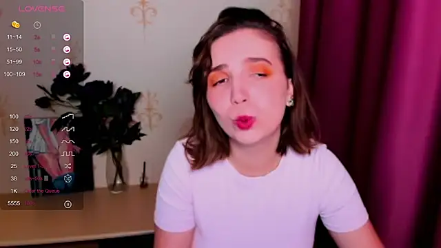 Snapshot of KindHazelHere_ chatting on 09-15-25, 11:16 KindHazelHere online show from 09-15-25, 11:16