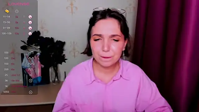 Snapshot of KindHazelHere_ chatting on 09-30-25, 10:09 KindHazelHere online show from 09-30-25, 10:09