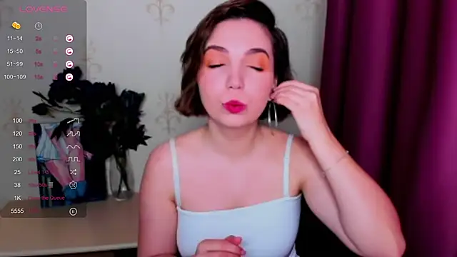 Snapshot of KindHazelHere_ chatting on 10-04-25, 08:12 KindHazelHere online show from 10-04-25, 08:12