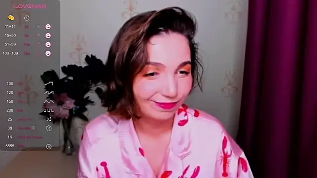 Snapshot of KindHazelHere_ chatting on 10-06-25, 12:13 KindHazelHere online show from 10-06-25, 12:13