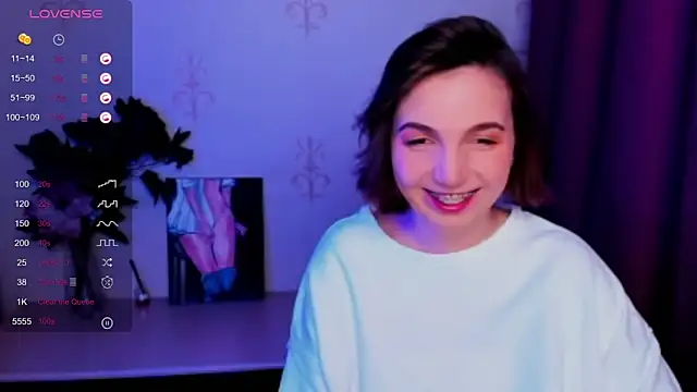 Snapshot of KindHazelHere_ chatting on 10-14-25, 11:22 KindHazelHere online show from 10-14-25, 11:22