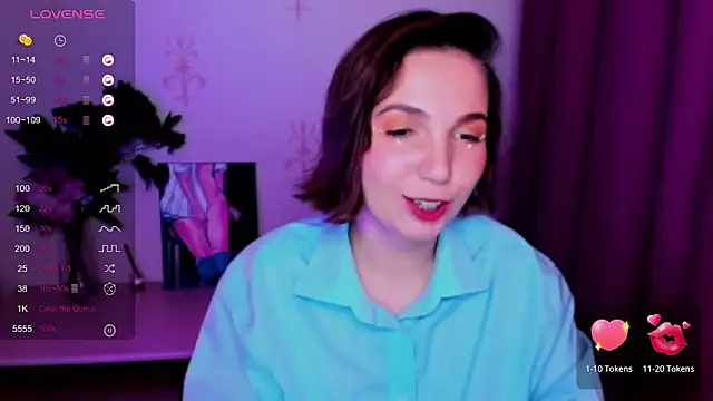 Snapshot of KindHazelHere_ chatting on 10-16-25, 02:34 KindHazelHere online show from 10-16-25, 02:34