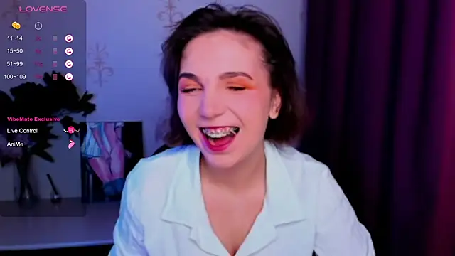 Snapshot of KindHazelHere_ chatting on 10-22-25, 10:15 KindHazelHere online show from 10-22-25, 10:15