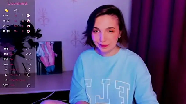 Snapshot of KindHazelHere_ chatting on 10-23-25, 12:26 KindHazelHere online show from 10-23-25, 12:26