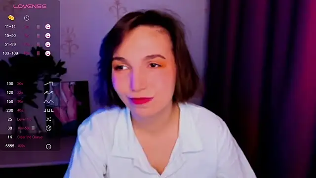 Snapshot of KindHazelHere_ chatting on 10-27-25, 08:18 KindHazelHere online show from 10-27-25, 08:18