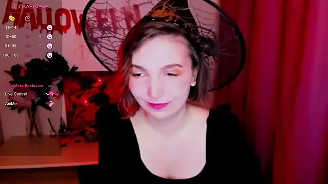 Snapshot of KindHazelHere_ chatting on 10-30-25, 08:38 KindHazelHere online show from 10-30-25, 08:38