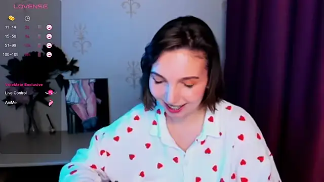 Snapshot of KindHazelHere_ chatting on 10-30-25, 08:53 KindHazelHere online show from 10-30-25, 08:53