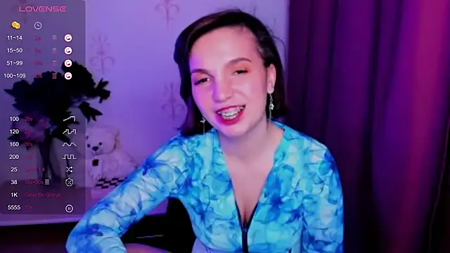 Snapshot of KindHazelHere_ chatting on 11-21-25, 06:12 KindHazelHere online show from 11-21-25, 06:12