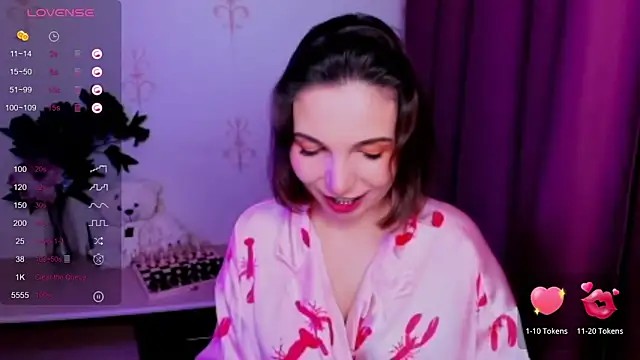 Snapshot of KindHazelHere_ chatting on 11-25-25, 12:21 KindHazelHere online show from 11-25-25, 12:21