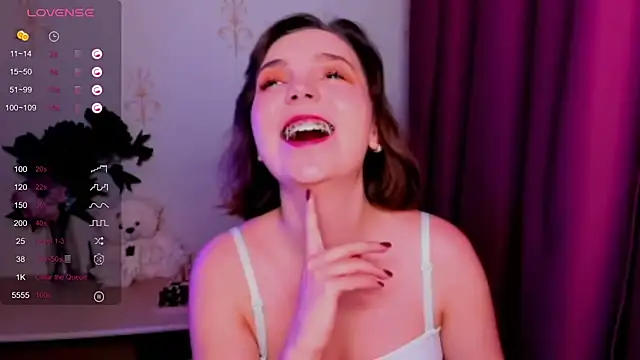 Snapshot of KindHazelHere_ chatting on 11-27-25, 12:24 KindHazelHere online show from 11-27-25, 12:24