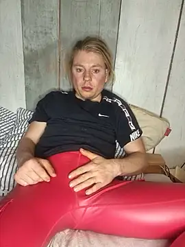 Snapshot of Tobias112cc chatting on 11-21-25, 09:24 Tobias112cc online show from 11-21-25, 09:24