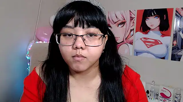 Snapshot of Moertomlly chatting on 02-14-25, 07:07 Moertomlly online show from 02-14-25, 07:07