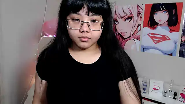 Snapshot of Moertomlly chatting on 02-17-25, 03:47 Moertomlly online show from 02-17-25, 03:47