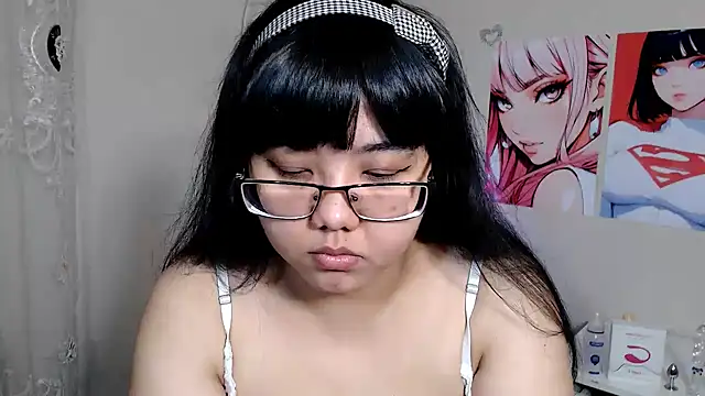 Snapshot of Moertomlly chatting on 02-26-25, 03:42 Moertomlly online show from 02-26-25, 03:42