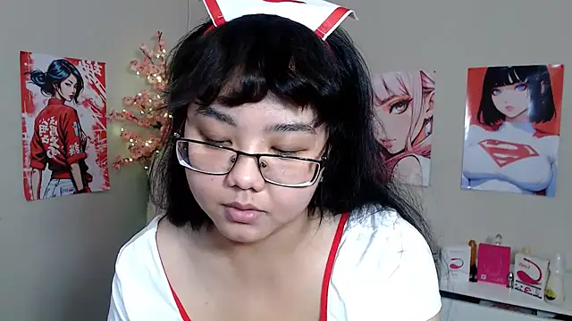 Snapshot of Moertomlly chatting on 10-25-25, 04:09 Moertomlly online show from 10-25-25, 04:09