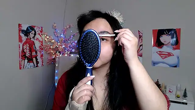 Snapshot of Moertomlly chatting on 12-15-25, 04:06 Moertomlly online show from 12-15-25, 04:06