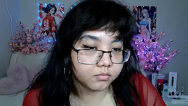 Snapshot of Moertomlly chatting on 04-25-26, 01:41 Moertomlly online show from 04-25-26, 01:41