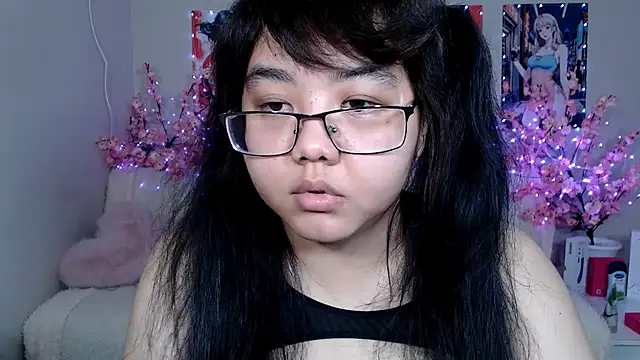 Snapshot of Moertomlly chatting on 05-10-26, 04:39 Moertomlly online show from 05-10-26, 04:39