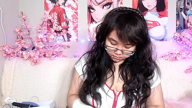 Snapshot of Moertomlly chatting on 05-22-26, 04:41 Moertomlly online show from 05-22-26, 04:41