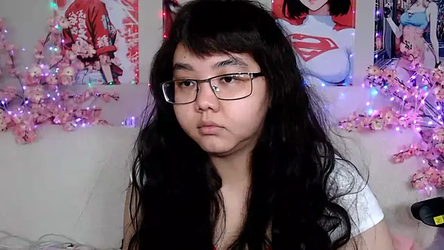 Snapshot of Moertomlly chatting on 05-23-26, 05:12 Moertomlly online show from 05-23-26, 05:12