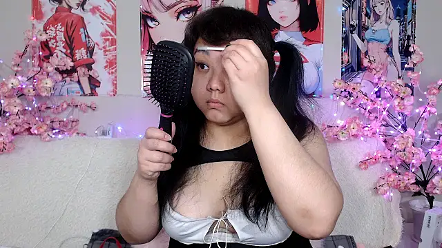 Snapshot of Moertomlly chatting on 05-27-26, 04:42 Moertomlly online show from 05-27-26, 04:42