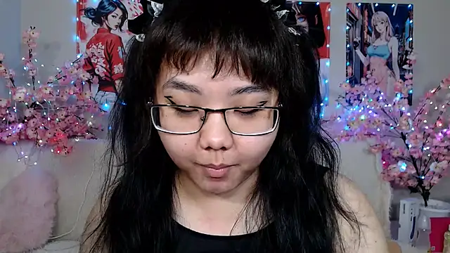 Snapshot of Moertomlly chatting on 07-13-26, 04:48 Moertomlly online show from 07-13-26, 04:48
