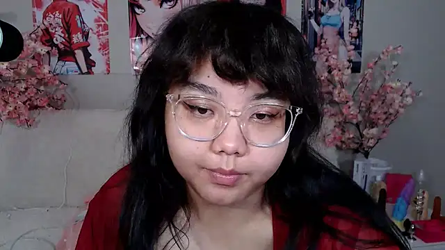 Snapshot of Moertomlly chatting on 07-18-26, 05:00 Moertomlly online show from 07-18-26, 05:00