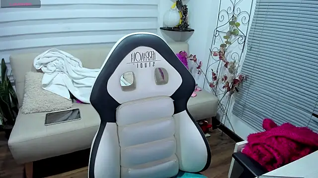 Lunlunera online show from 03-10-26, 05:34