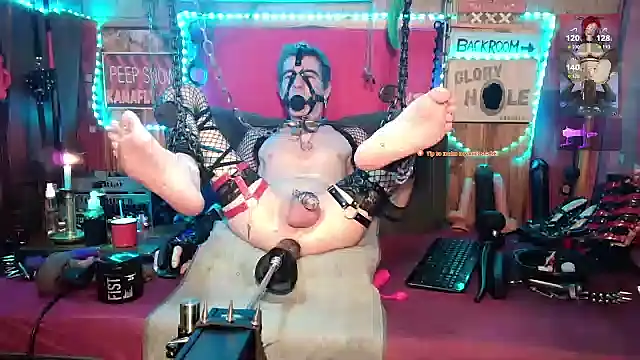 Snapshot of Kamafly4you chatting on 01-17-26, 04:11 Kamafly4you online show from 01-17-26, 04:11