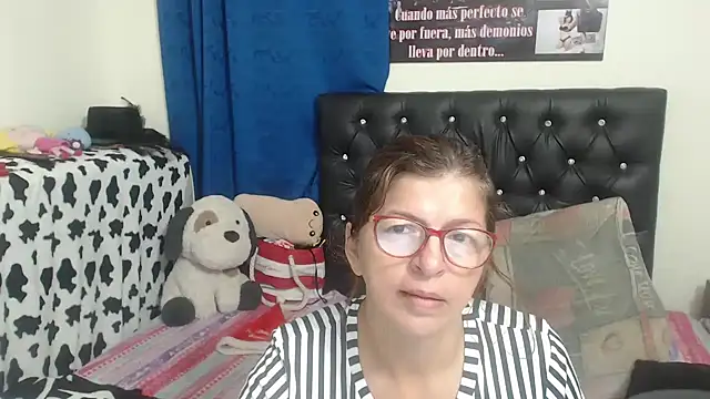 Snapshot of jellyfishhot chatting on 12-22-25, 11:24 jellyfishhot online show from 12-22-25, 11:24