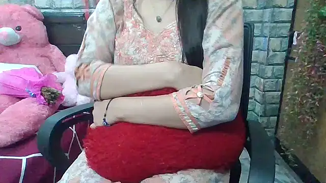 Snapshot of Sexy_iknoor chatting on 02-16-25, 08:10 Sexy iknoor online show from 02-16-25, 08:10