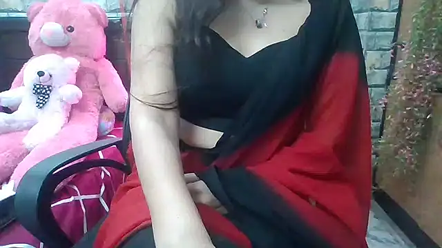 Snapshot of Sexy_iknoor chatting on 02-19-25, 04:44 Sexy iknoor online show from 02-19-25, 04:44