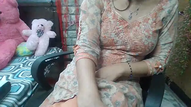 Snapshot of Sexy_iknoor chatting on 02-27-25, 10:59 Sexy iknoor online show from 02-27-25, 10:59