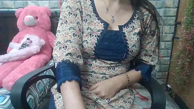 Snapshot of Sexy_iknoor chatting on 03-15-25, 04:46 Sexy iknoor online show from 03-15-25, 04:46