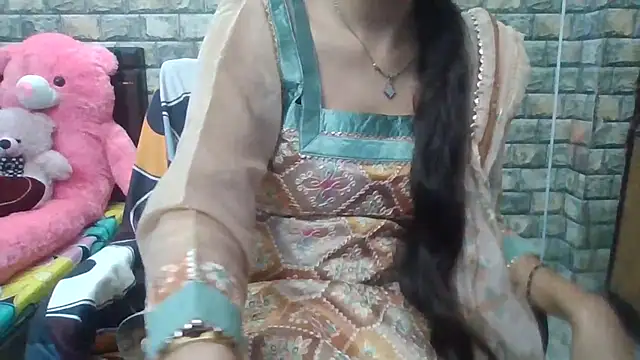 Snapshot of Sexy_iknoor chatting on 10-21-25, 04:57 Sexy iknoor online show from 10-21-25, 04:57