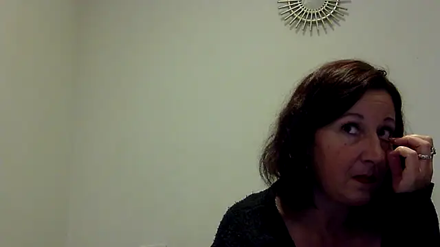 Snapshot of feline27 chatting on 11-11-25, 08:42 feline27 online show from 11-11-25, 08:42