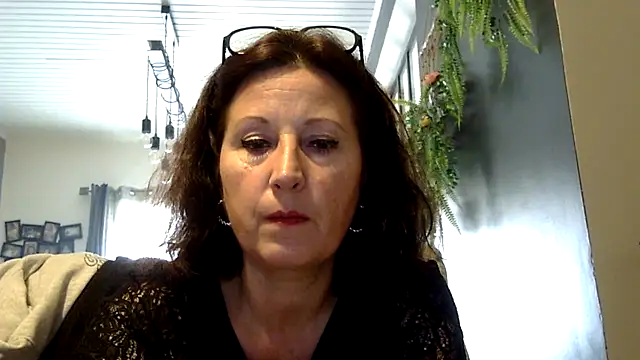 Snapshot of feline27 chatting on 11-14-25, 11:20 feline27 online show from 11-14-25, 11:20