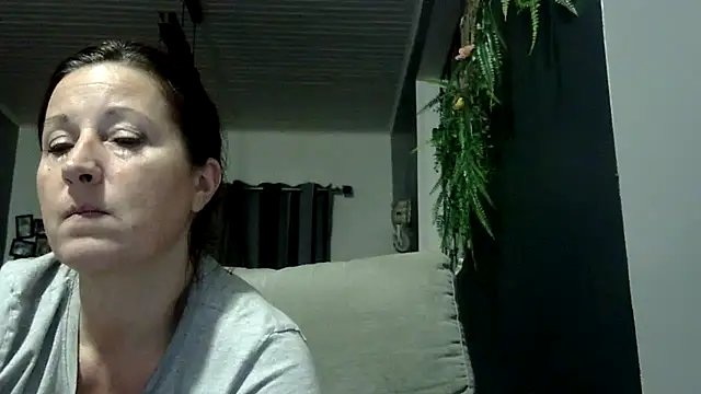 Snapshot of feline27 chatting on 11-27-25, 10:01 feline27 online show from 11-27-25, 10:01